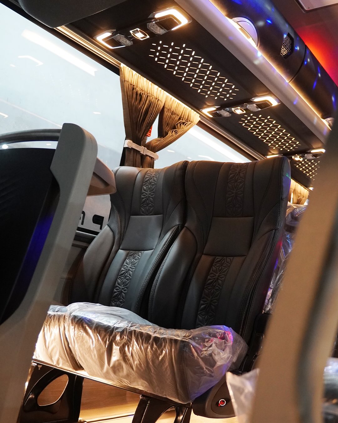 Purple Gank tapi merah ❤️PHD TRANSJetbus5 MDPowered by Mercedes Benz#PHDTrans #MercedesBenz #Jet (6)