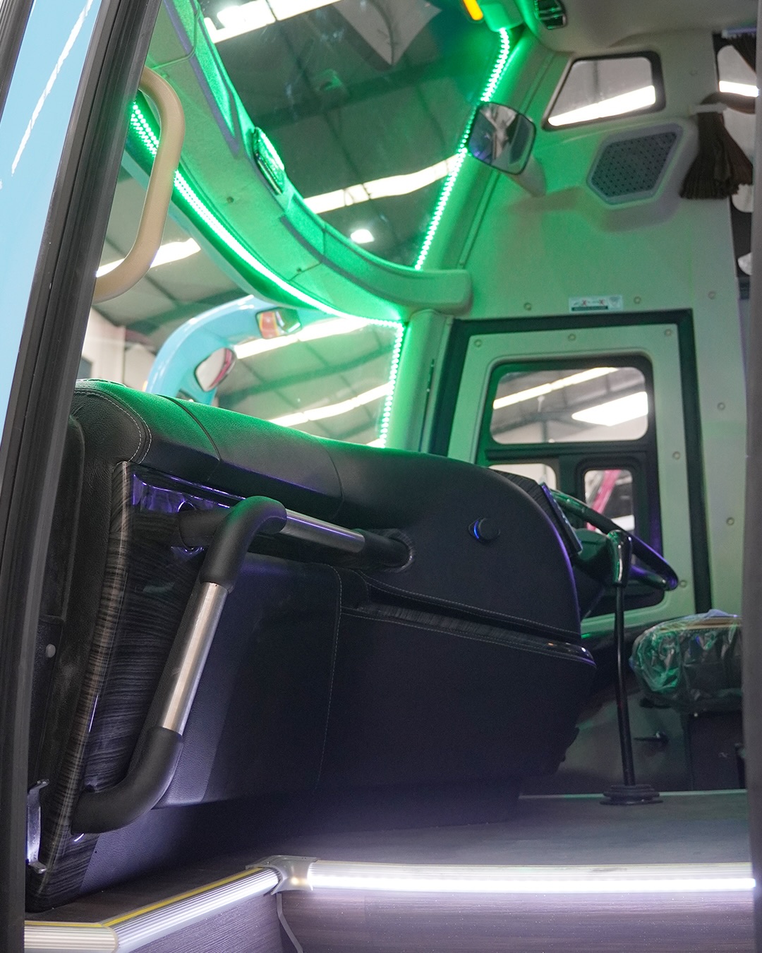 RAMADHANI @po.ramadhani_trans Jetbus5 SHDPowered by Hino#Ramadhani #Hino #Jetbus #SHD #Adiputro (3)